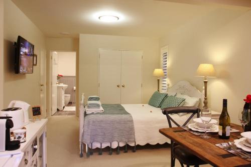 Private Studio at Judi's Place