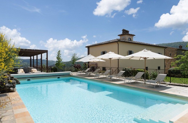 Casa de vacaciones privada con A/C, jacuzzi, piscina privada, WIFI, TV, patio, cerca de Arezzo