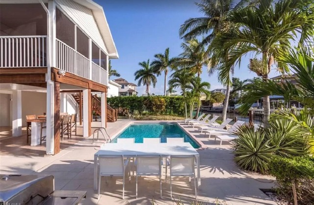 Villa privada frente al mar - piscina privada