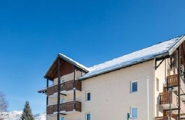 Studio Rustique Parfait pour les Skieurs | Local à Skis + Près du Navette + Accès Piscine Extérieure