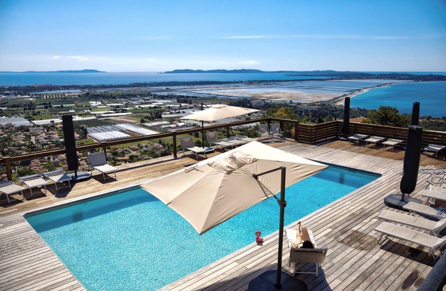 Villa y dependencias - Magníficas vistas al mar Islas Hyères 180 °, piscina 6 * 12m