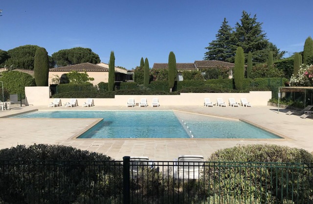Provencal mazet at the foot of the alpilles, air-conditioned, in a little corner of paradise