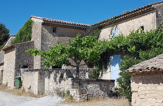 Casa de campo provenzal, para familias de hasta 13p.