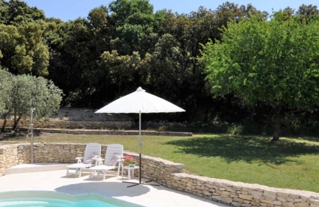 Casa vacacional provenzal, piscina, 3000 m2, en Luberon