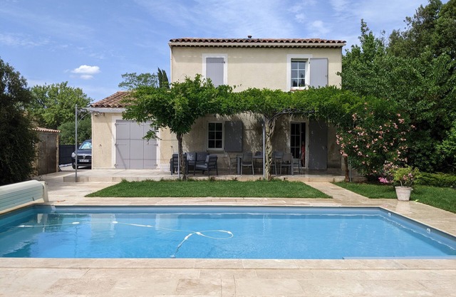 Casa provenzal, tranquila, cerca de Aix en Provence con piscina