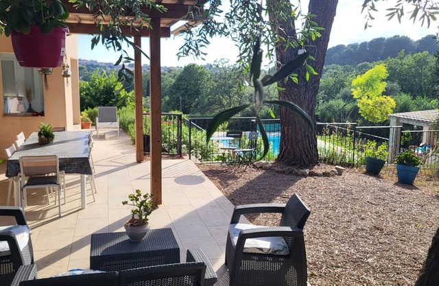 Valbonne, villa provenzal de 3 dormitorios. piscina