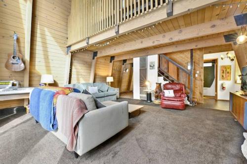 Quail's Call Big Bear~ Walk to Lake & Ski Resort