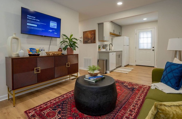 Quaint 3-BR Getaway | Free Parking + Free WiFi