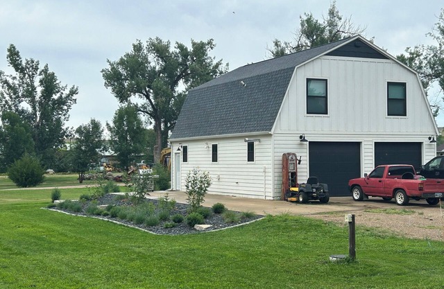 Quaint, all new loft apt. located in a quiet country setting, minutes from town.