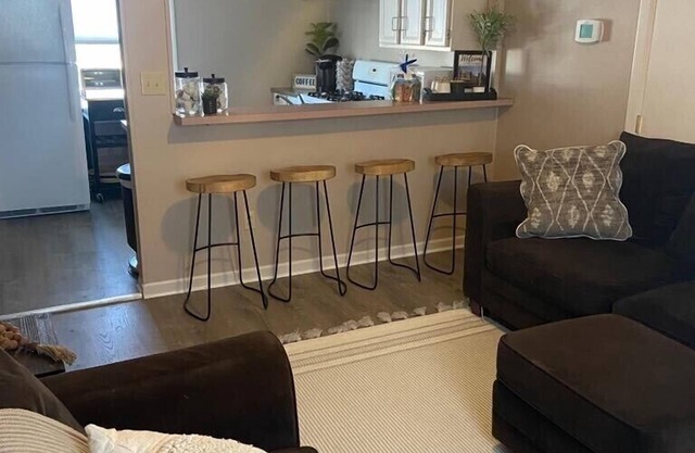 Quaint, Comfy Upstairs Apartment all to yourself.