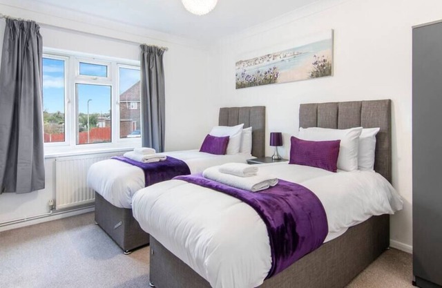 Wifi, Smart TV, Parking, Long Term Rates