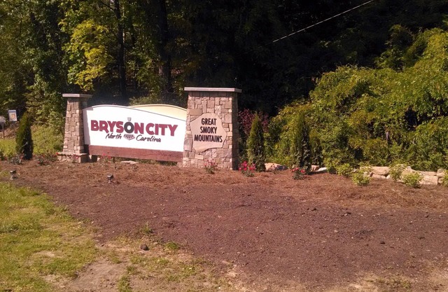 Pintoresco, tranquilo, y creekside! Alarka Peaceful Creek Cabin - Ciudad de Bryson