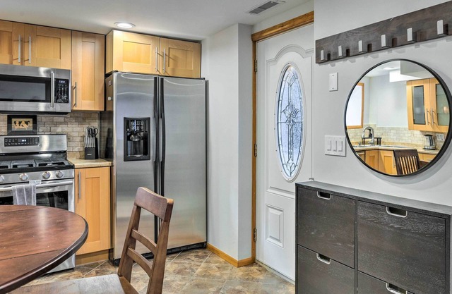 Quaint Seattle Apt ~ 1 Mi to UW Campus!
