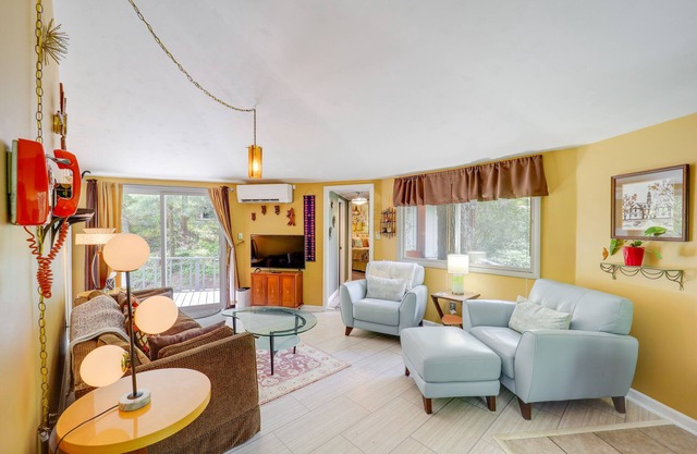 Quaint Vacation Rental w/ Porch in Banner Elk!