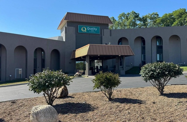 Days Inn by Wyndham West Des Moines
