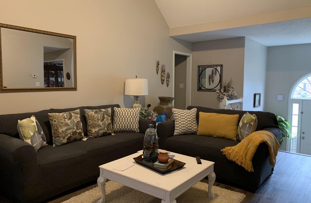 Queen bedroom in nice quiet neighborhood