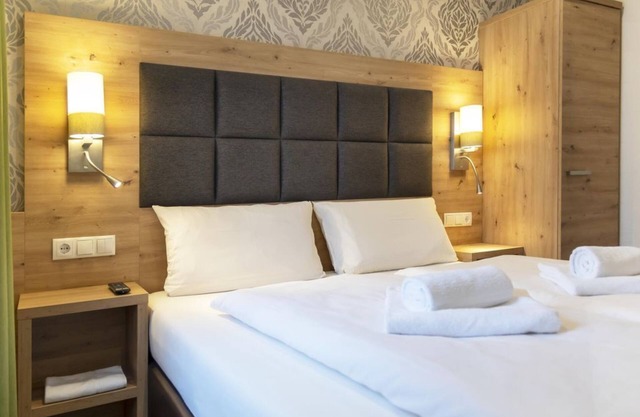 Queen-size double room HH-Last-Minute-Rate B&B - AKZENT Hotel Roter Ochse