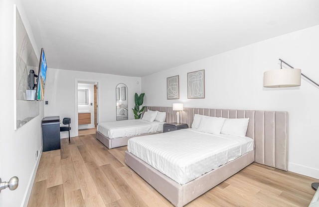 Queen Suite/Fifth and Ocean