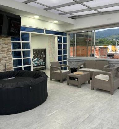 Queen travel apartment