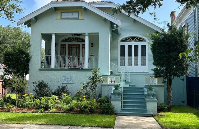 Quiet 2 BDRM/1 Bath with swimming pool