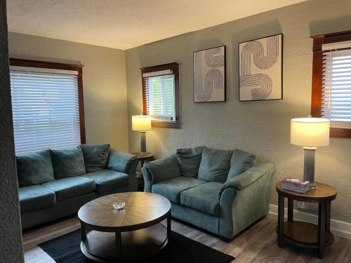 Quiet 3 Bedroom home Near downtown