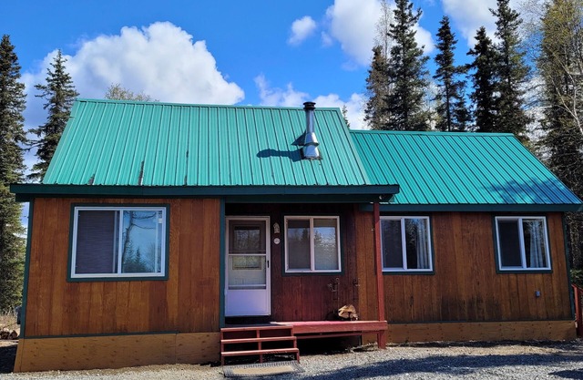 Quiet Alaskan cabin near the mouth of the Kasilof