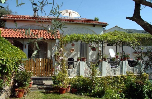 Apartamento tranquilo con una terraza muy grande, vista al mar, internet