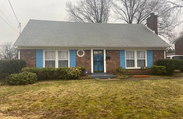 Quiet area 4bdrm 2 bath great location near stores