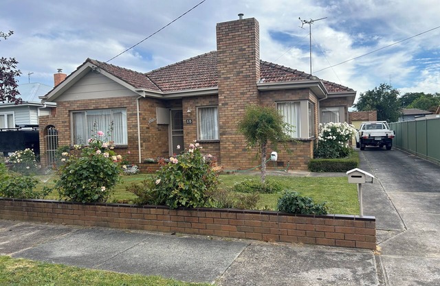 Quiet little street close to Lake Wendouree, Mars Stadium and Selkirk Stadium.