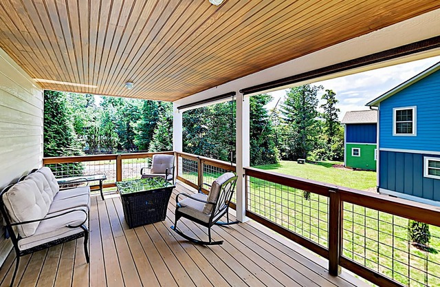 Quiet Mountain Oasis | Deck & Firepit | Central Locale to Downtown & Hiking