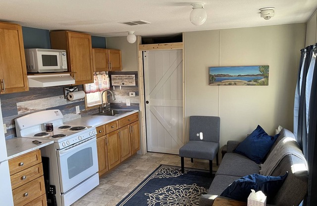 Quiet Pecan Orchard, views of Gila Mountains, near hot springs and lake