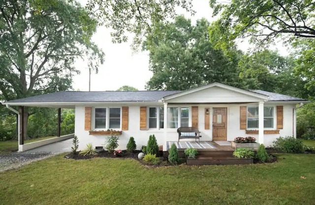 Quiet Pet Friendly Home