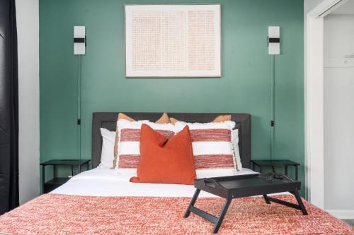 Quiet & Quaint apartment, 5 mins to airport and 15 mins to downtown