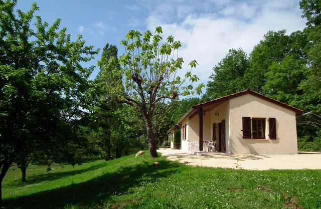 Casa tranquila en Holiday Village **** piscina, tenis, bar, actividades
