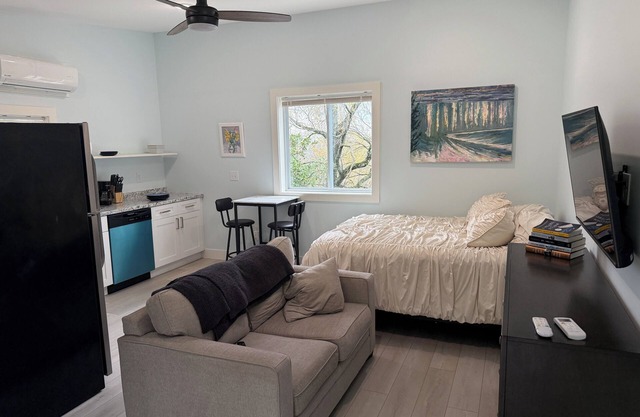 Quiet Studio Apartment Near Belmont, Vandy, and Lipscomb