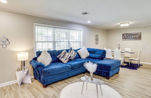 Quiet, Stylish & Convenient Home in Prattville