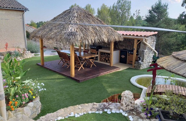 Quiet villa in a charming Provencal village close to the lakes.