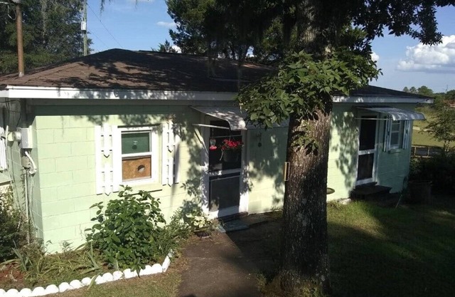 Escapada tranquila de otoño cerca del río Savannah