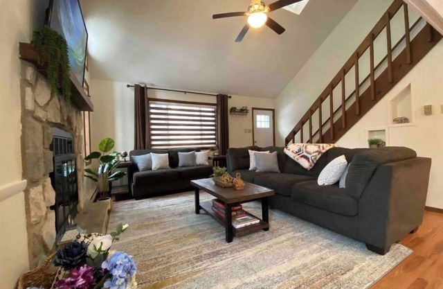 Quite Family Ski Cabin w/ Bonus BR. Wet Bar, Pool Table and Foosball Table