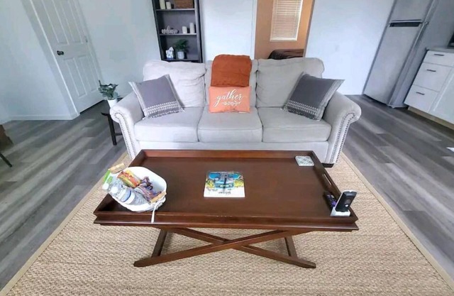 Quite studio down town fountain inn. 4 miles from Heritage Park Ampatheater!