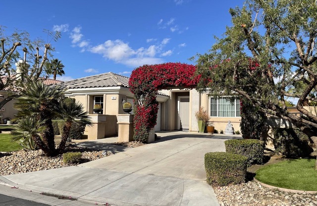 Rancho Mirage 2BR / 2BA / 1 Den Priv. Piscina / Jacuz - Residencial Privada