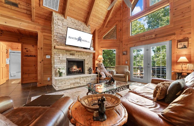 Hermosa mascota amigable Branson Bear Cabin- jacuzzi privado!