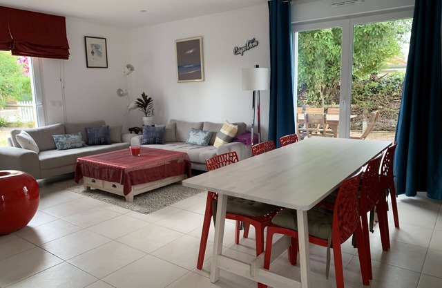 Casa reciente a 500m de la playa
