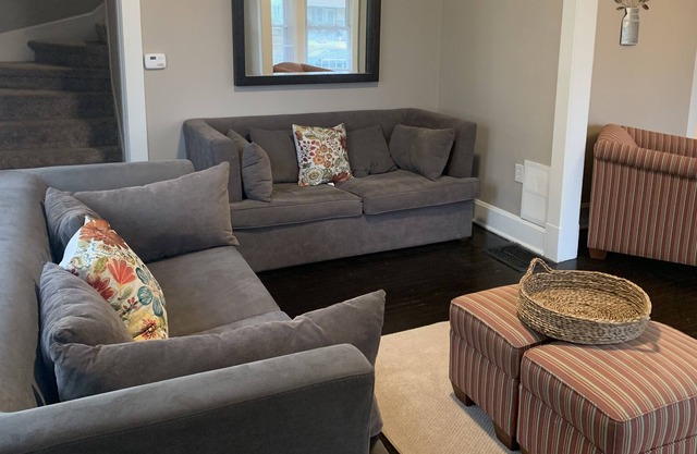 Red Door Charm 4 bed 2 Bath With Hot Tub