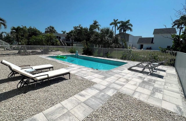 Redfish Retreat - South End Pool Home