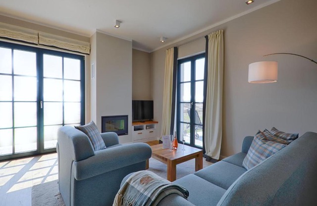 Reetland am Meer - Premium Reetdachvilla mit 3 Schlafzimmern, Sauna und Kamin F23