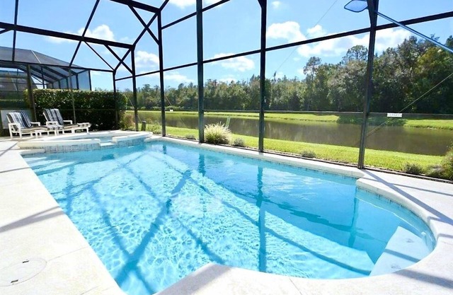 Ref 28. Stunning Villa own pool/spa. Lake view. Near Disney