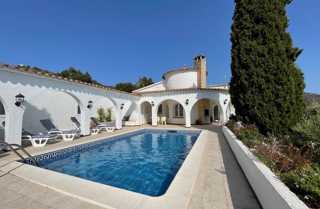 Ref. Es78-80 - BONITA VILLA CON VISTAS AL MAR
