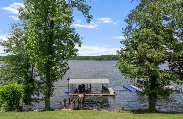 Reflection Bay-Dock, Hot Tub, Kayaks