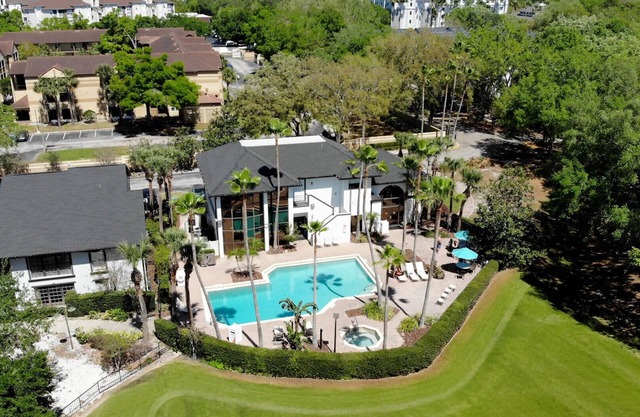 Relax in a Fully Equipped 3BR w/Kitchen & Pool Access – Minutes from Disney